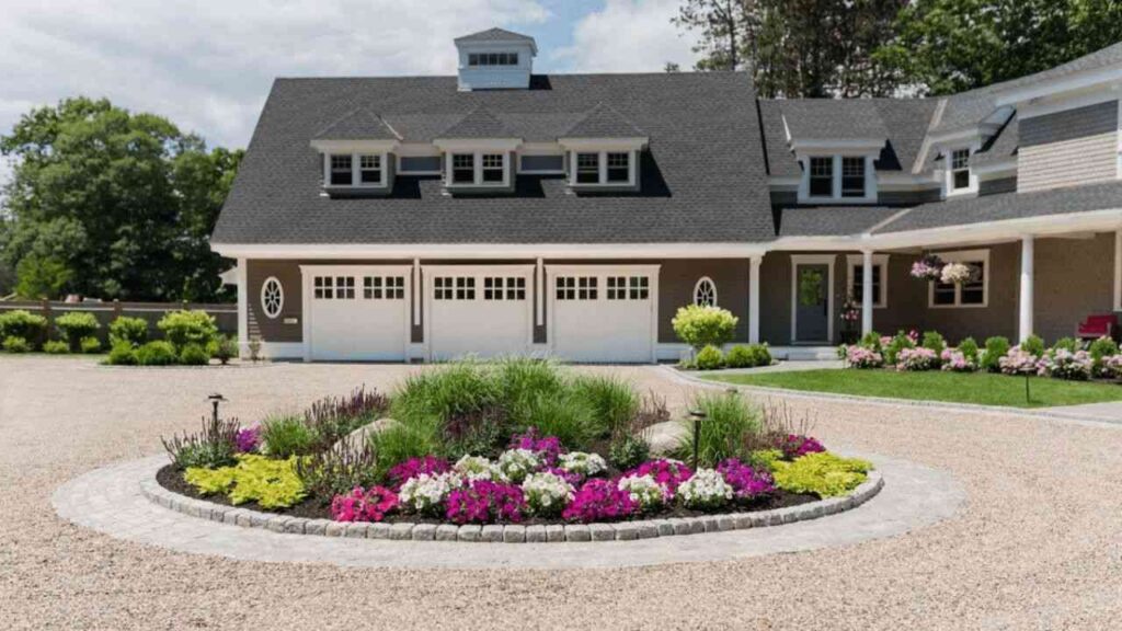 Central Bush Layout with Flowers