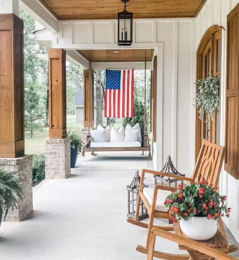 Dual Tone Porch Column with Sitting Area