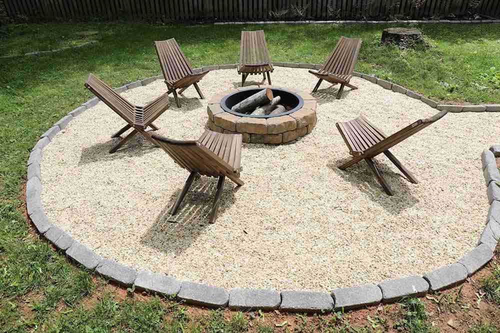 Firepit using Gravel in Patio 