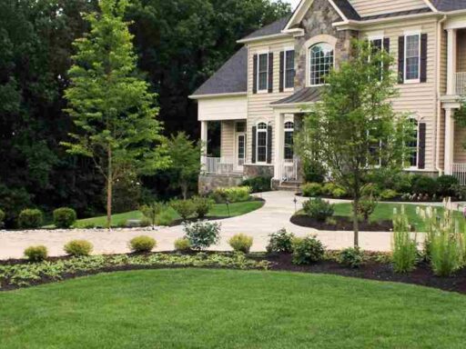 Half-Circle-Driveway-For-Small-Yard-Featured-Image