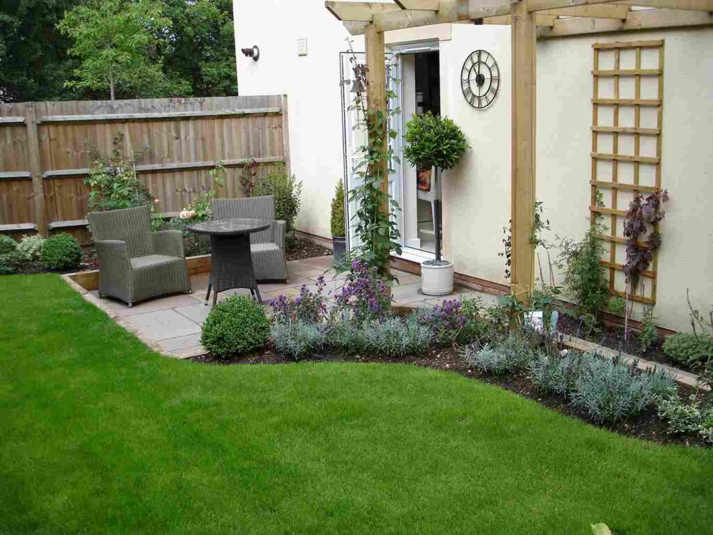 L-Shaped Side Garden