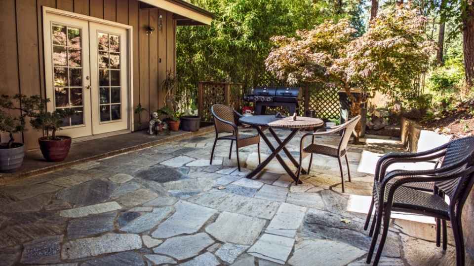 Natural Flagstone Paver Patio